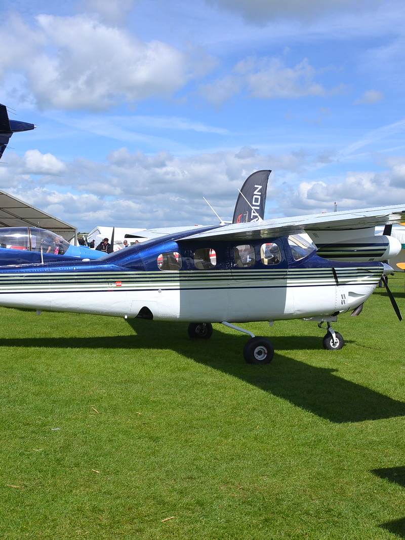 N210UK - Single-engine aircraft