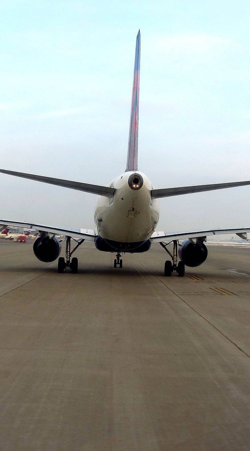 N323NB - Twin-engine aircraft