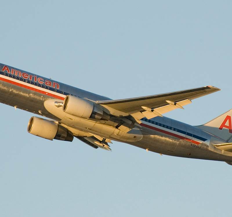 N324AA - Twin-engine aircraft