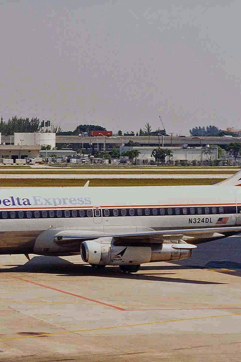 N324DL - Boeing