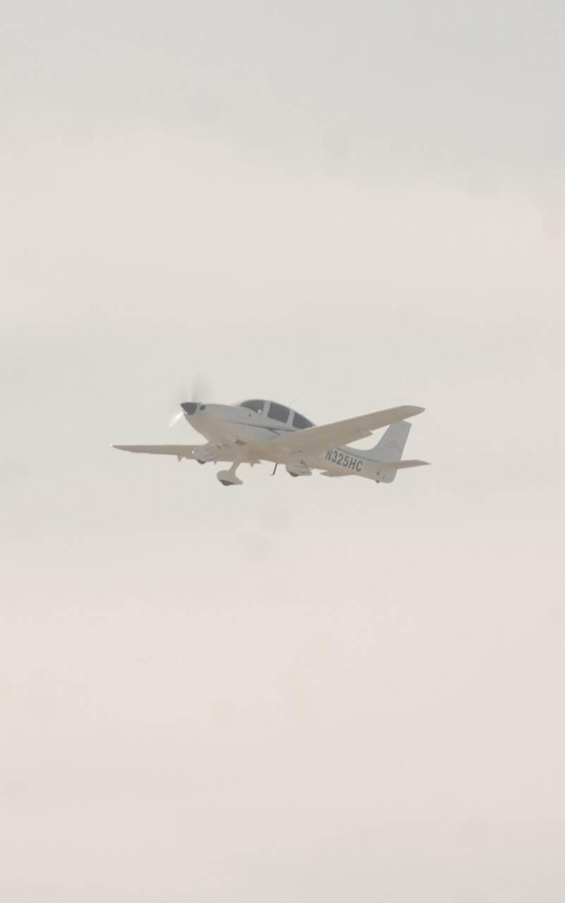N325HC - Cirrus