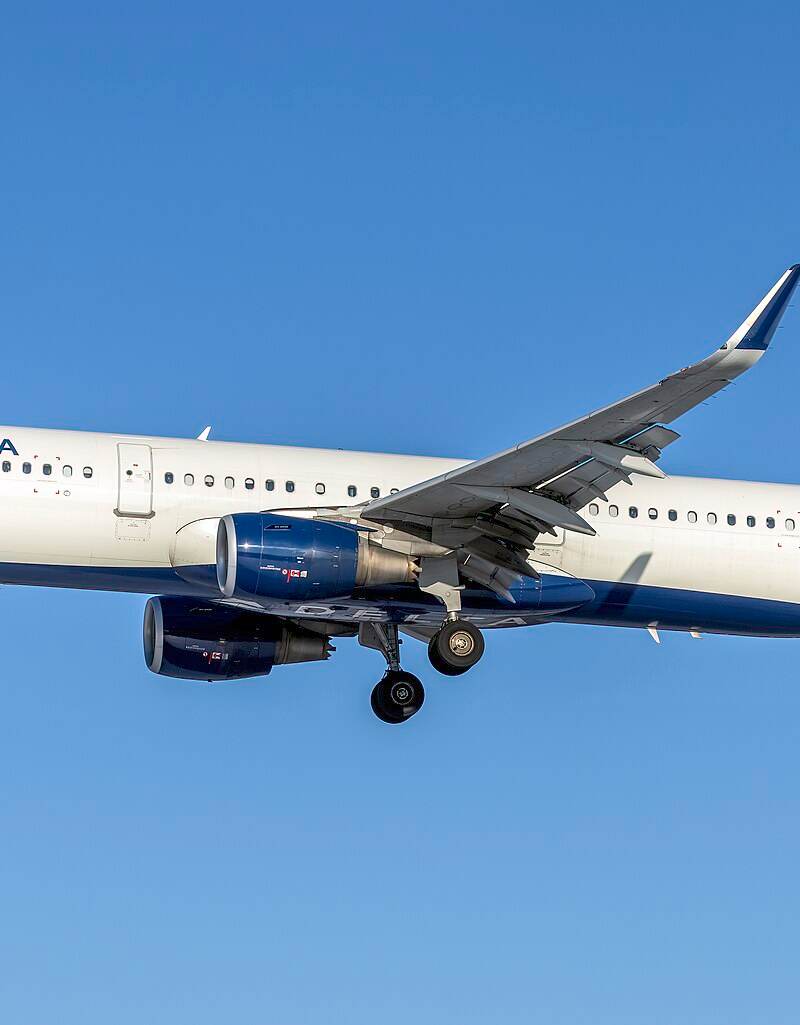 N326DN - Twin-engine aircraft