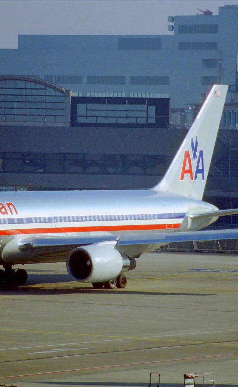 N327AA - Boeing