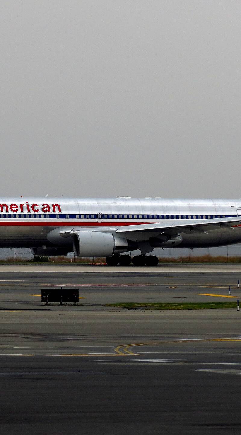 N327AA - Twin-engine aircraft