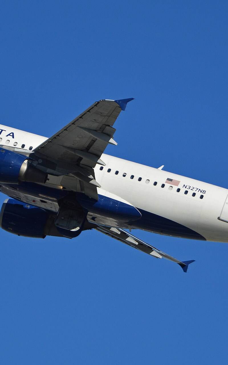 N327NB - Twin-engine aircraft