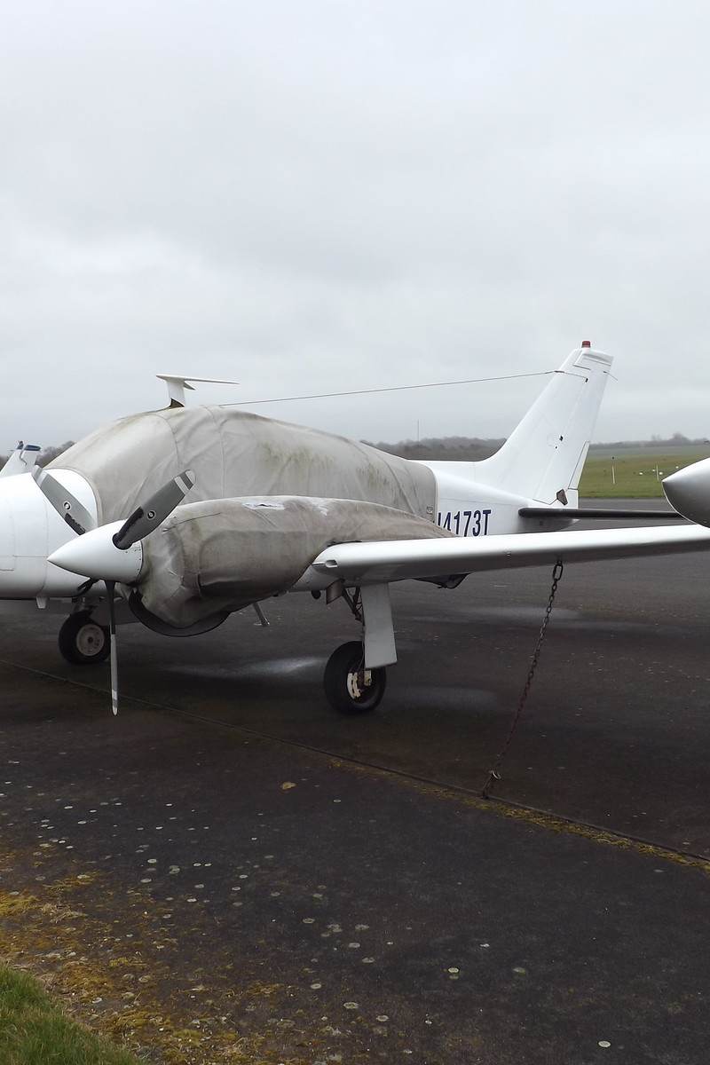 N4173T - Twin-engine aircraft