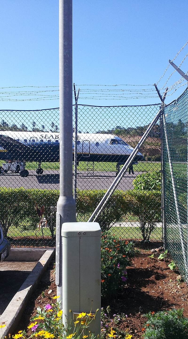 N327SA - Twin-engine aircraft