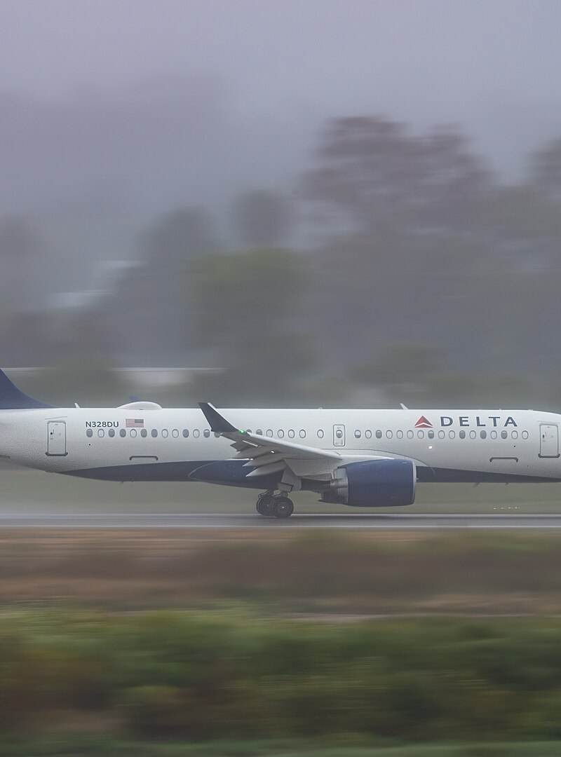 N328DU - Airbus