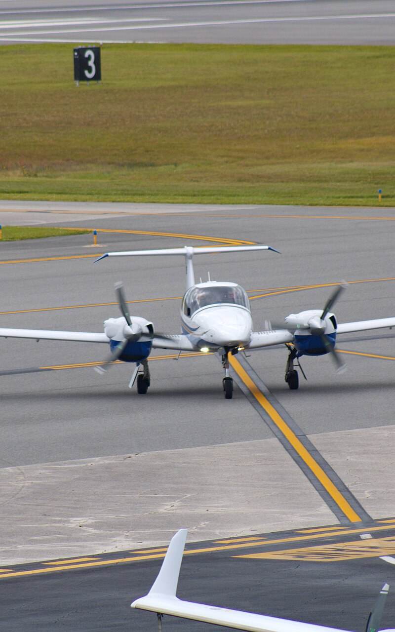 N328ER - Diamond