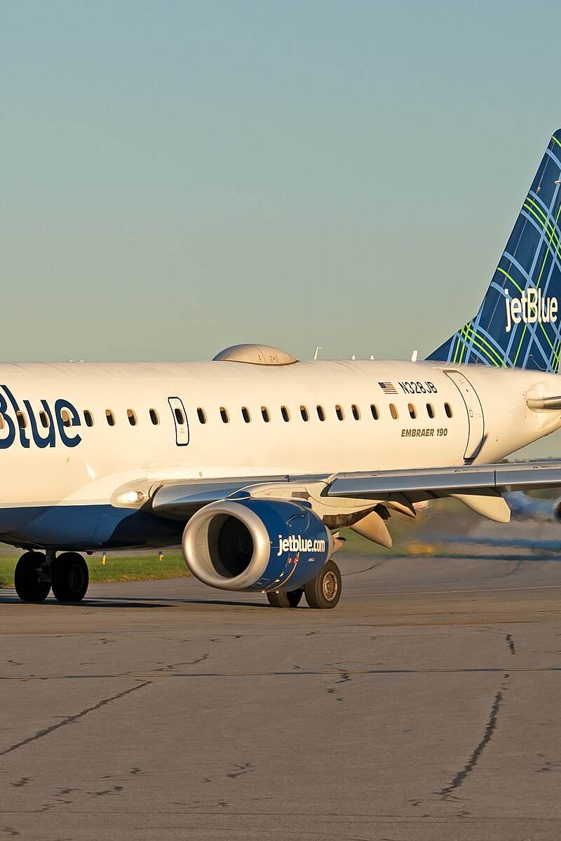 N328JB - Embraer
