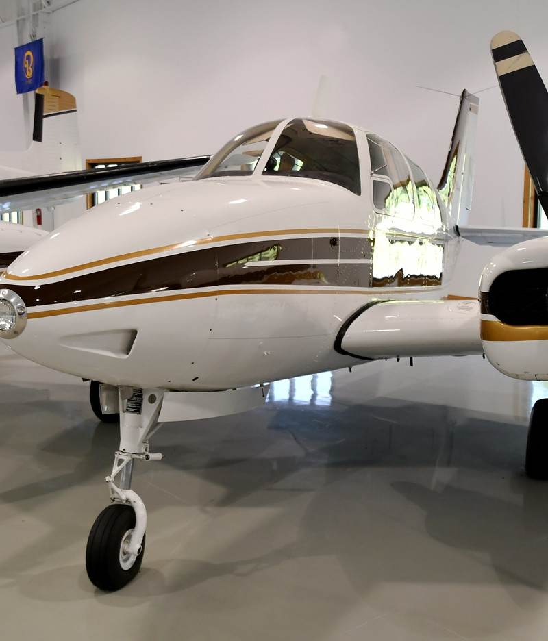 N9695R - Beechcraft