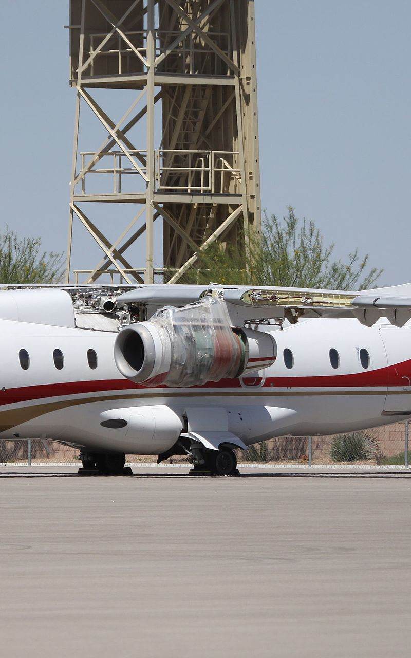 N328VA - Twin-engine aircraft