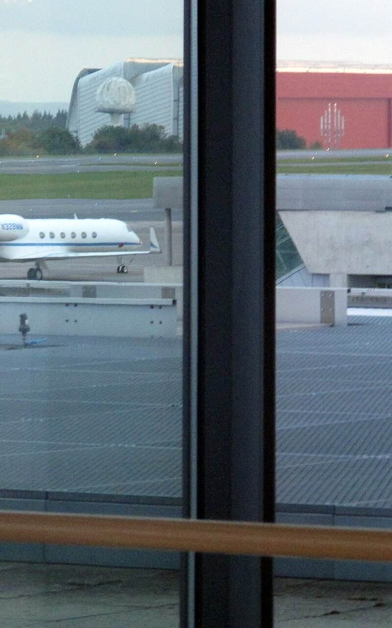 N328WW - Business jet