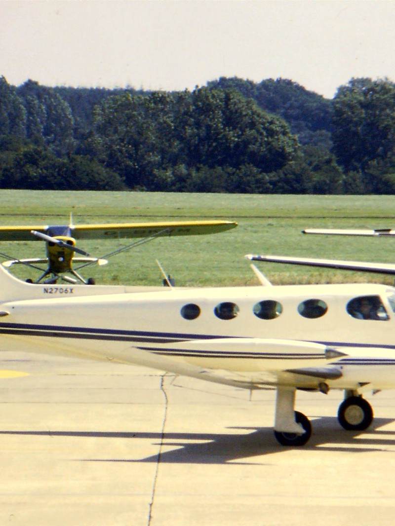 N2706X - Twin-engine aircraft