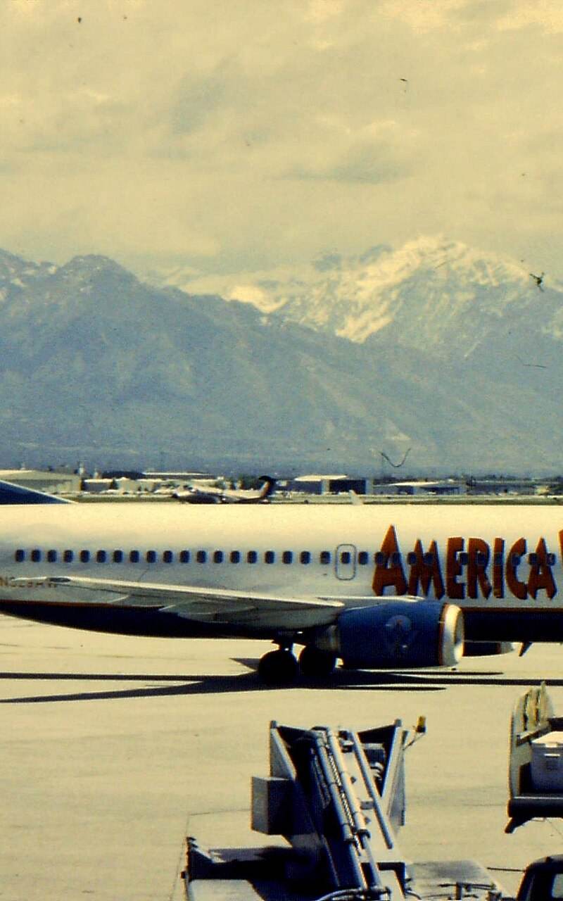 N329AW - Boeing