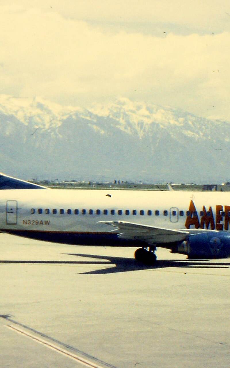N329AW - Boeing