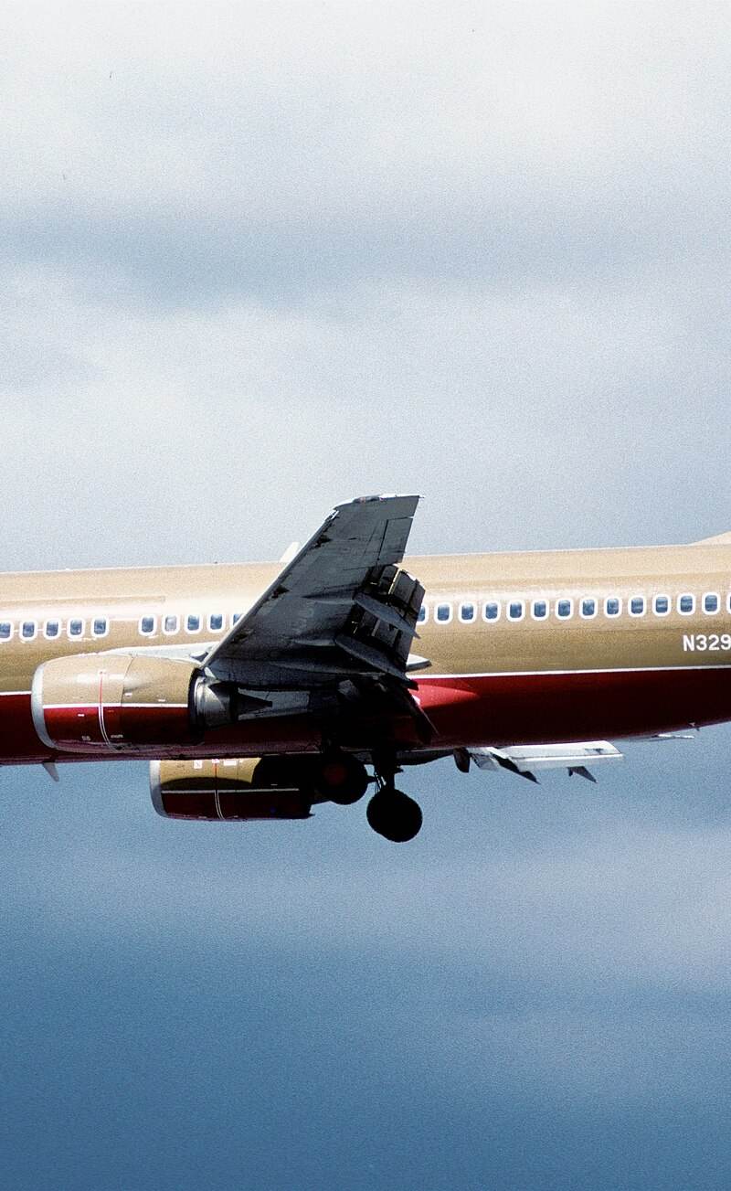 N329SW - Boeing