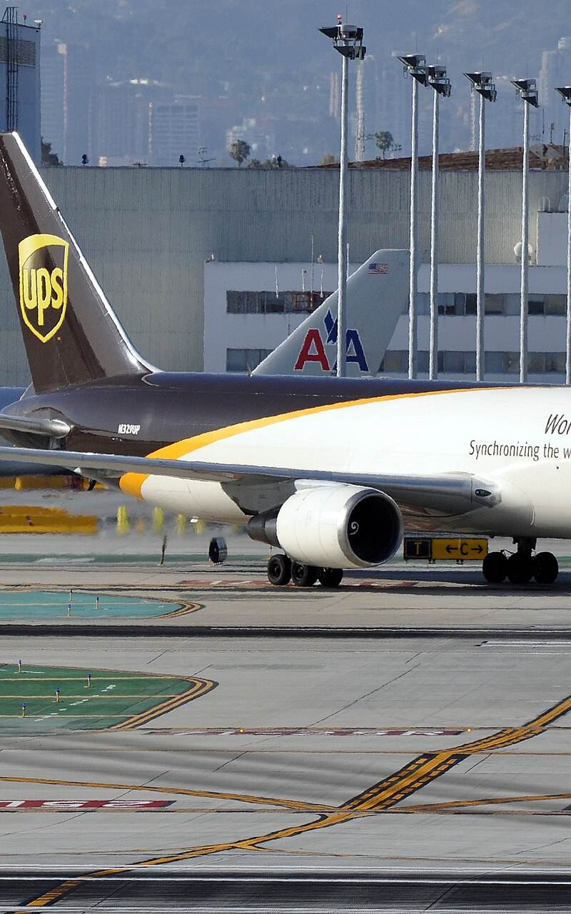 N329UP - Boeing