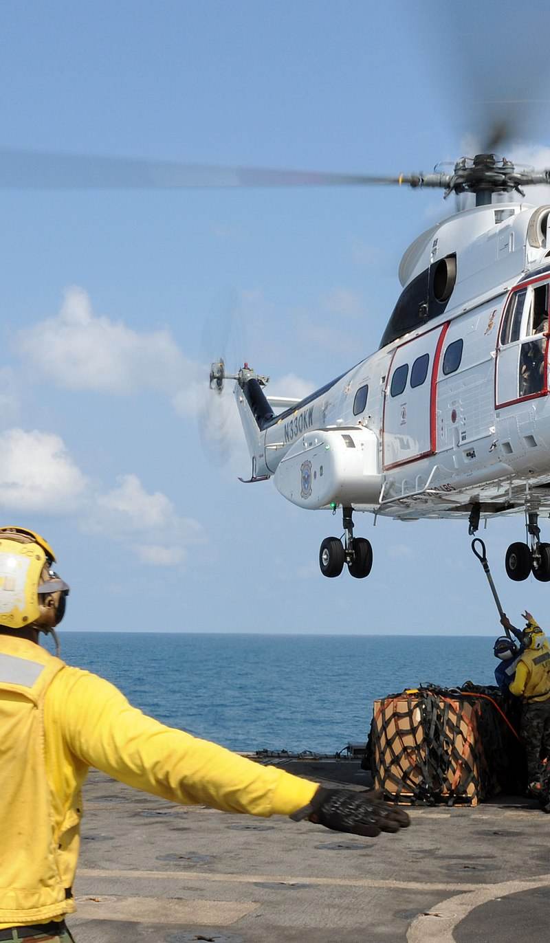 N330KW - Helicopter