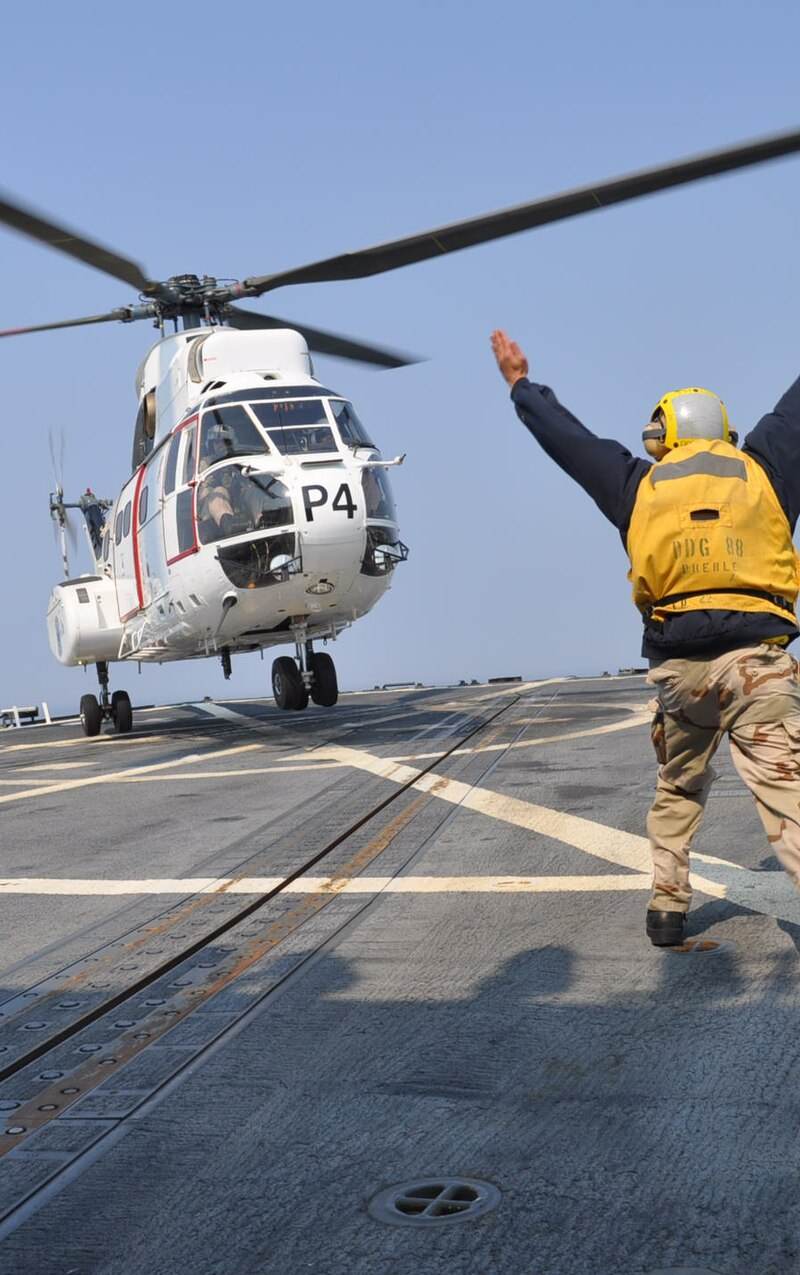 N330KW - Helicopter