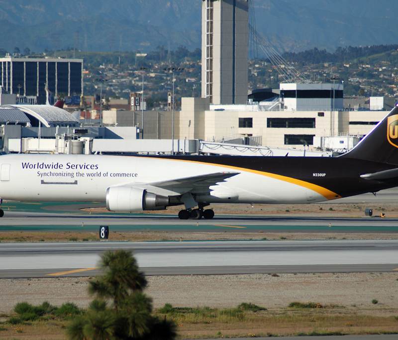N330UP - Twin-engine aircraft