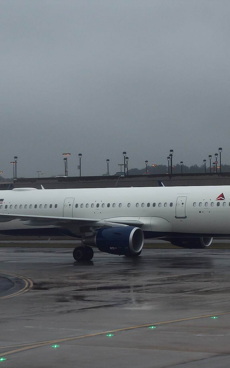 N332DN - Twin-engine aircraft