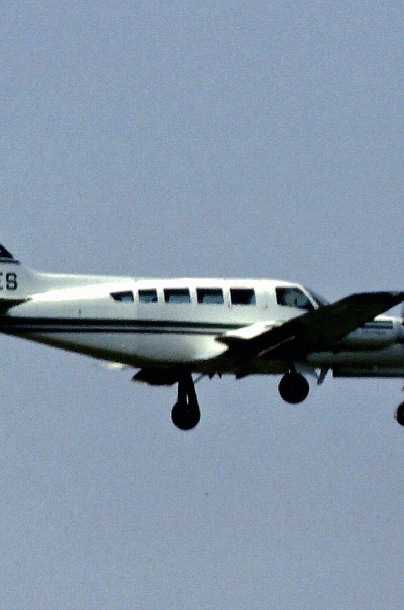G-EYES - Twin-engine aircraft