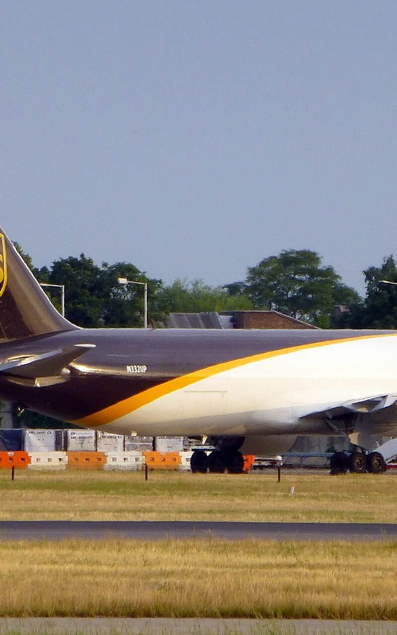 N332UP - Twin-engine aircraft