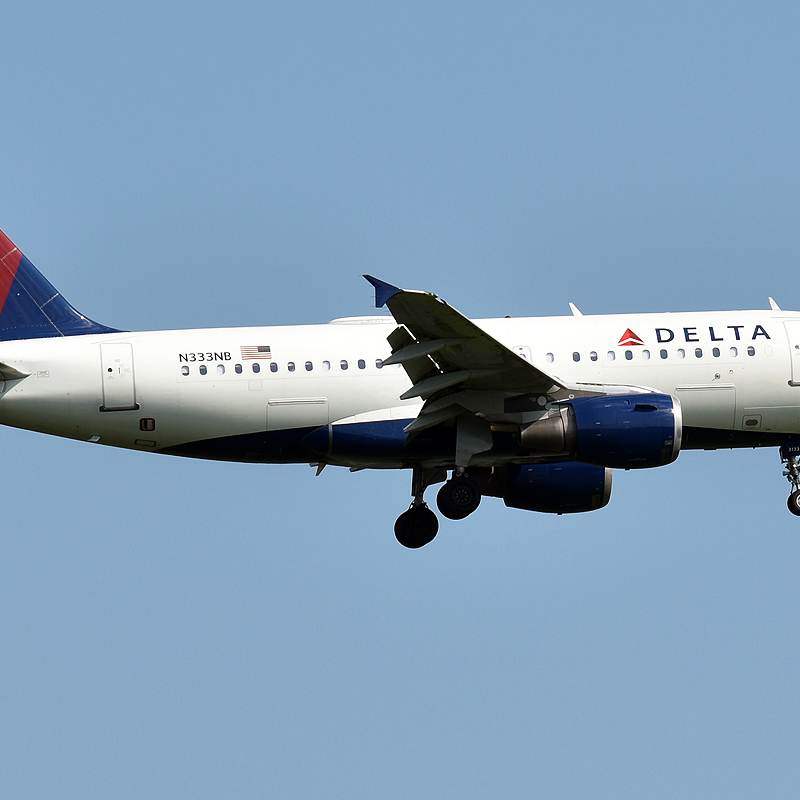 N333NB - Twin-engine aircraft