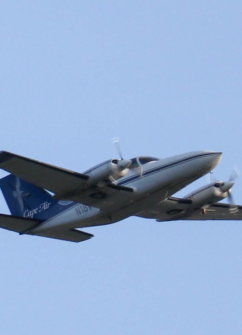 N18VV - Twin-engine aircraft