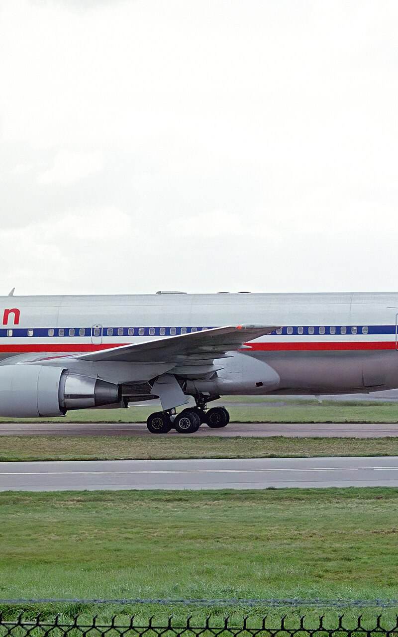 N334AA - Boeing