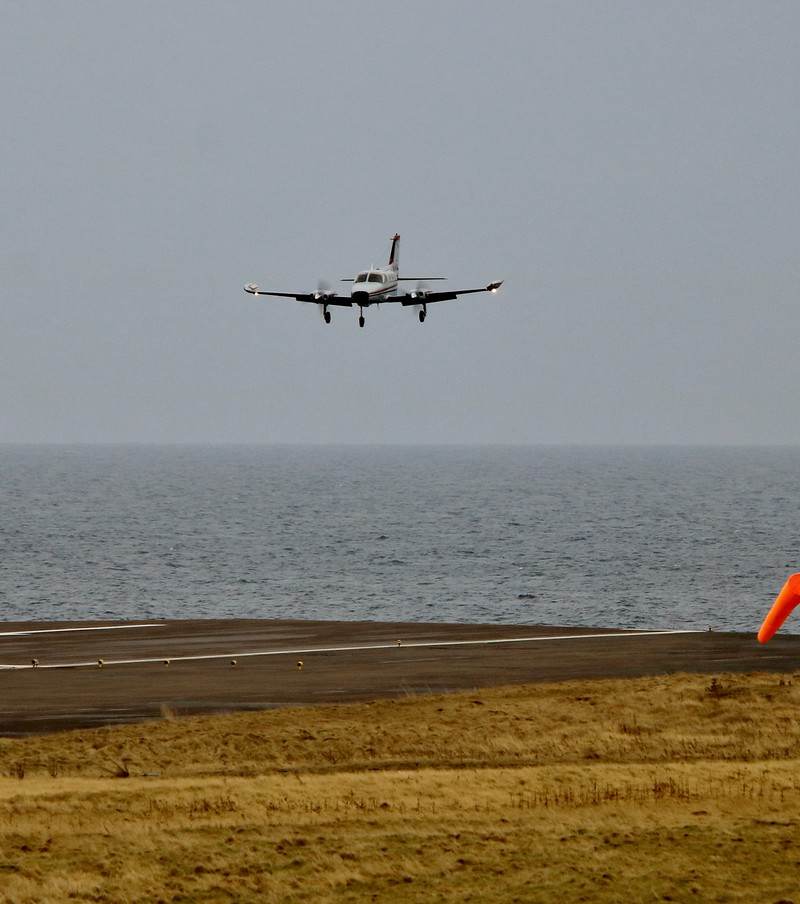 N44NE - Twin-engine aircraft