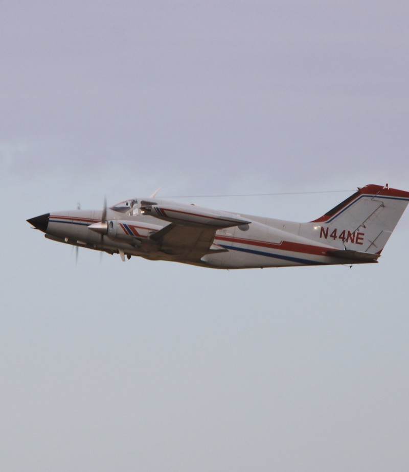 N44NE - Twin-engine aircraft