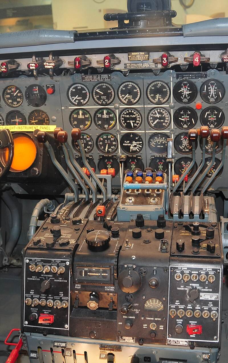 N334AA - Aircraft