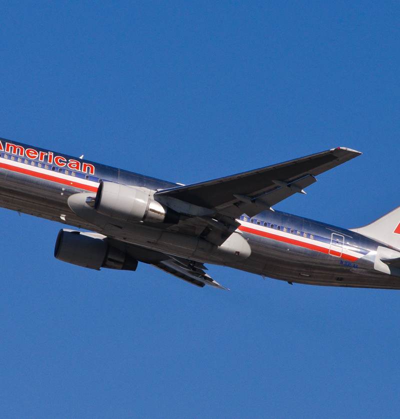 N335AA - Twin-engine aircraft