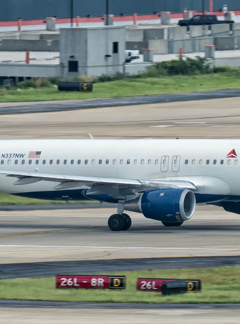 N337NW - Twin-engine aircraft