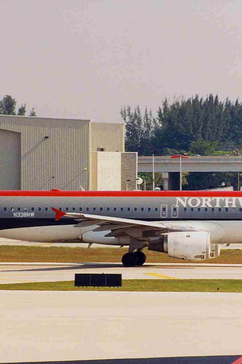 N338NW - Airbus