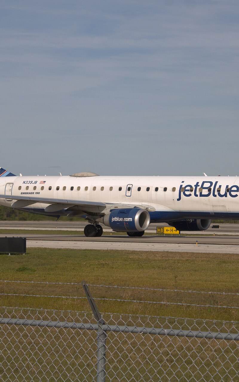 N339JB - Embraer