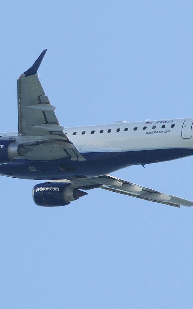 N339JB - Embraer