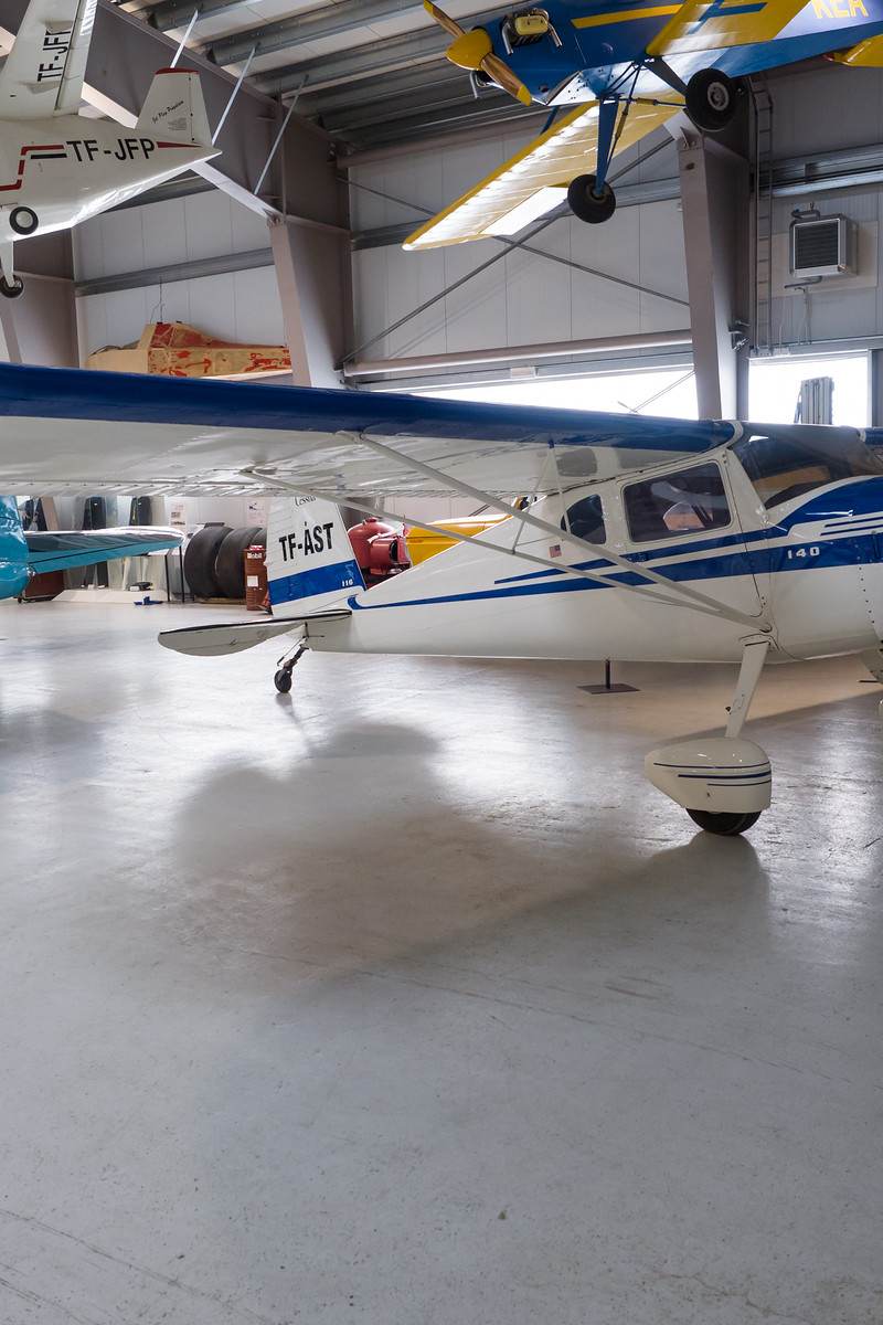 TF-AST - Single-engine aircraft