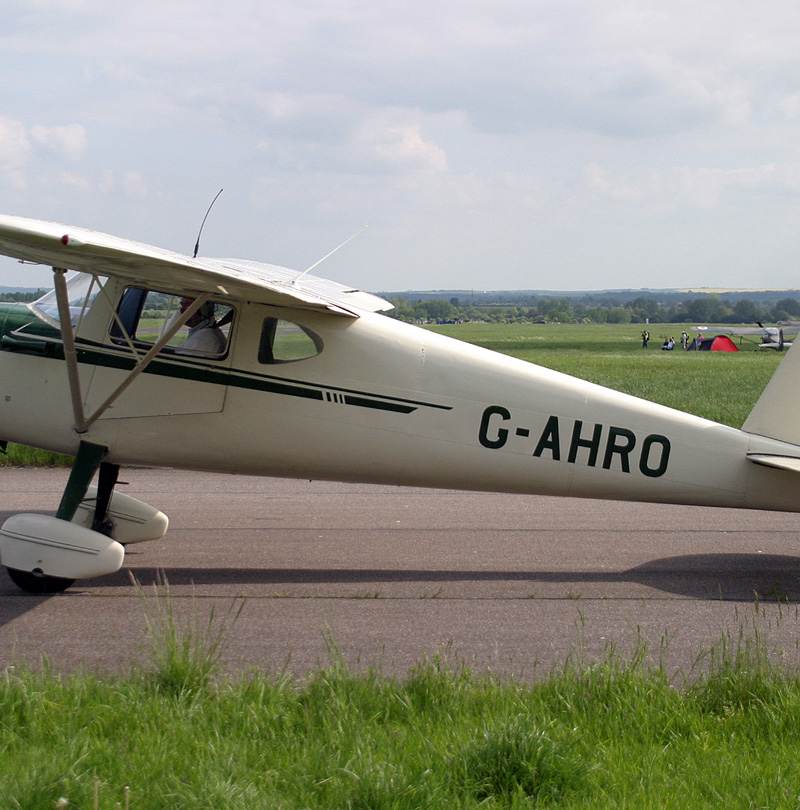 G-AHRO - Cessna