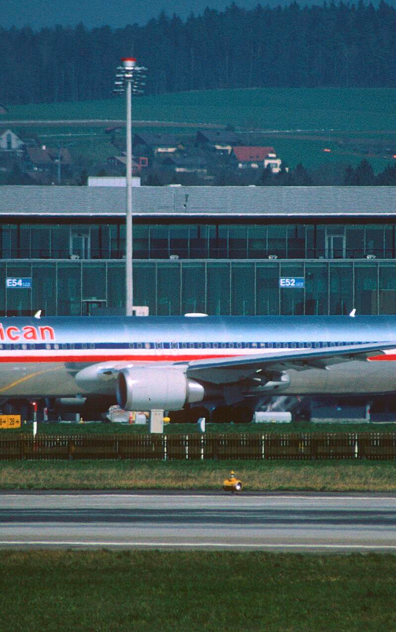 N342AN - Twin-engine aircraft
