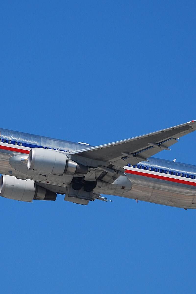 N343AN - Twin-engine aircraft