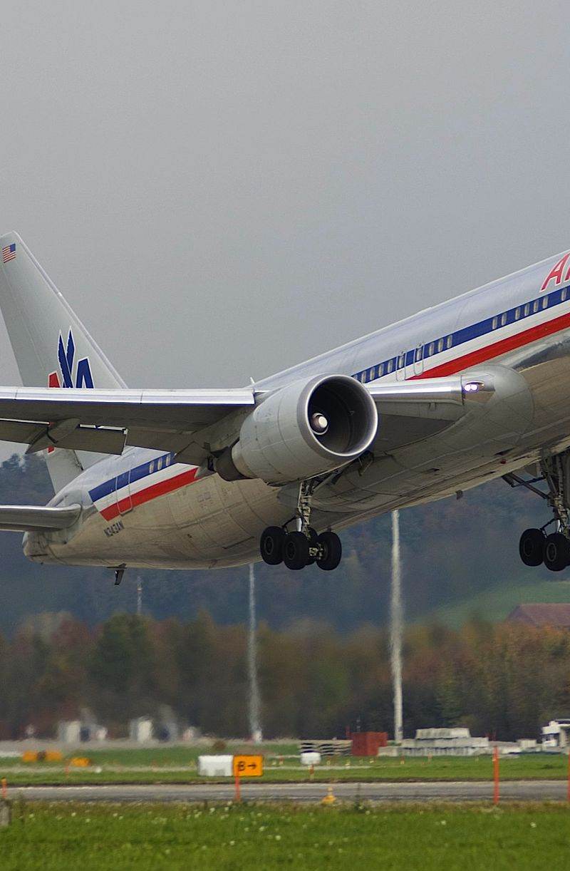 N343AN - Twin-engine aircraft