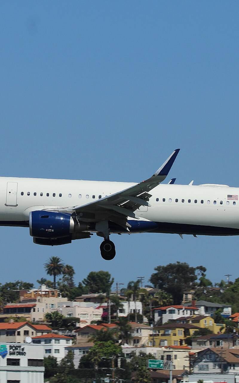 N343DN - Twin-engine aircraft