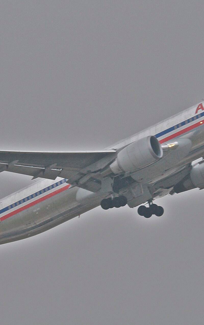 N345AN - Twin-engine aircraft
