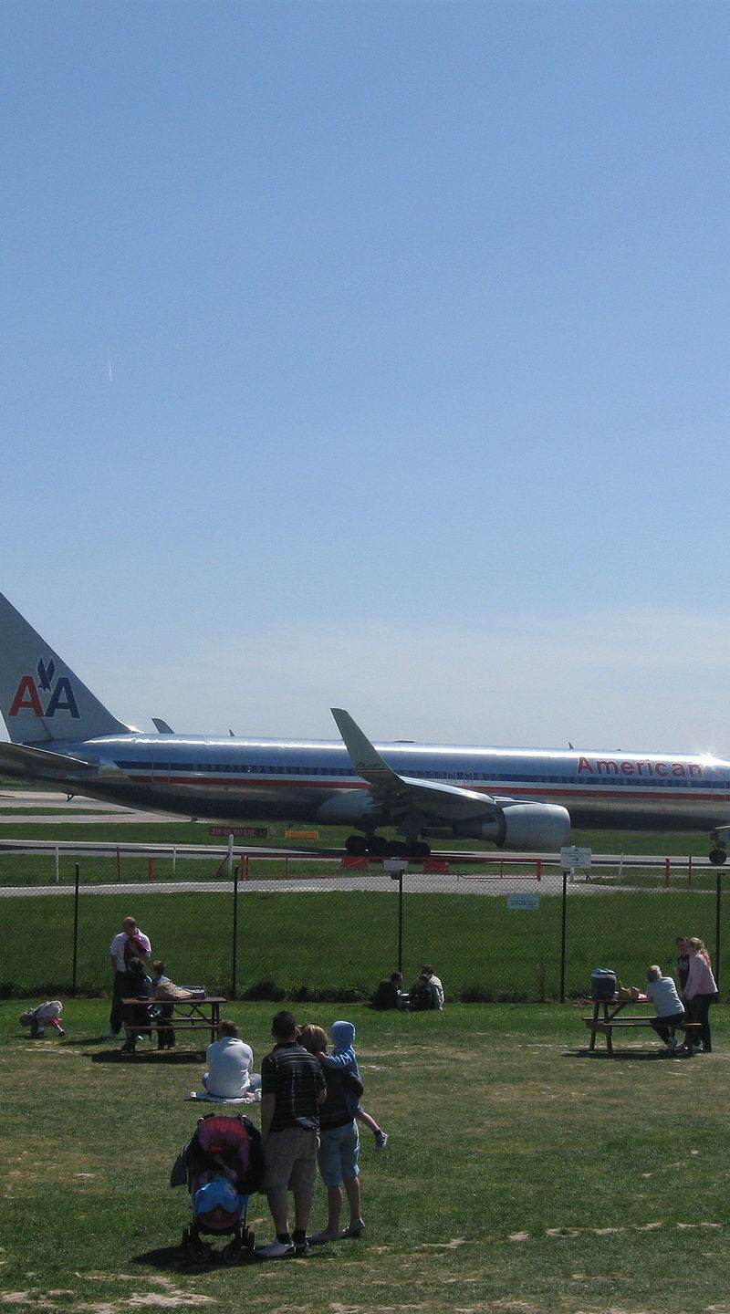 N345AN - Twin-engine aircraft