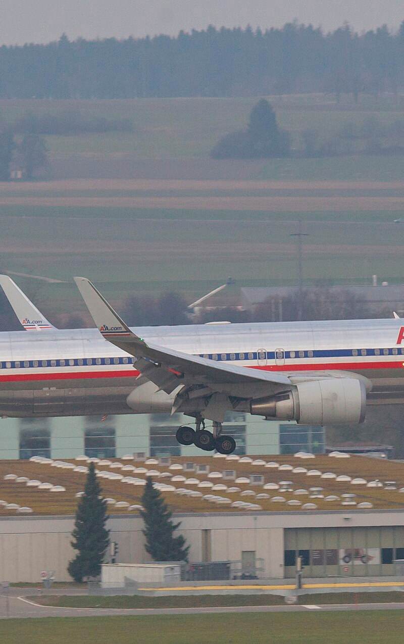 N347AN - Twin-engine aircraft