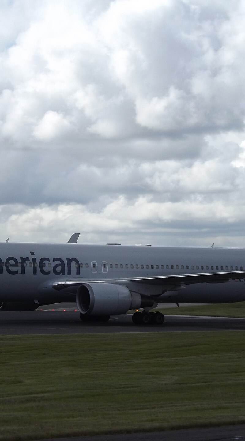N347AN - Twin-engine aircraft