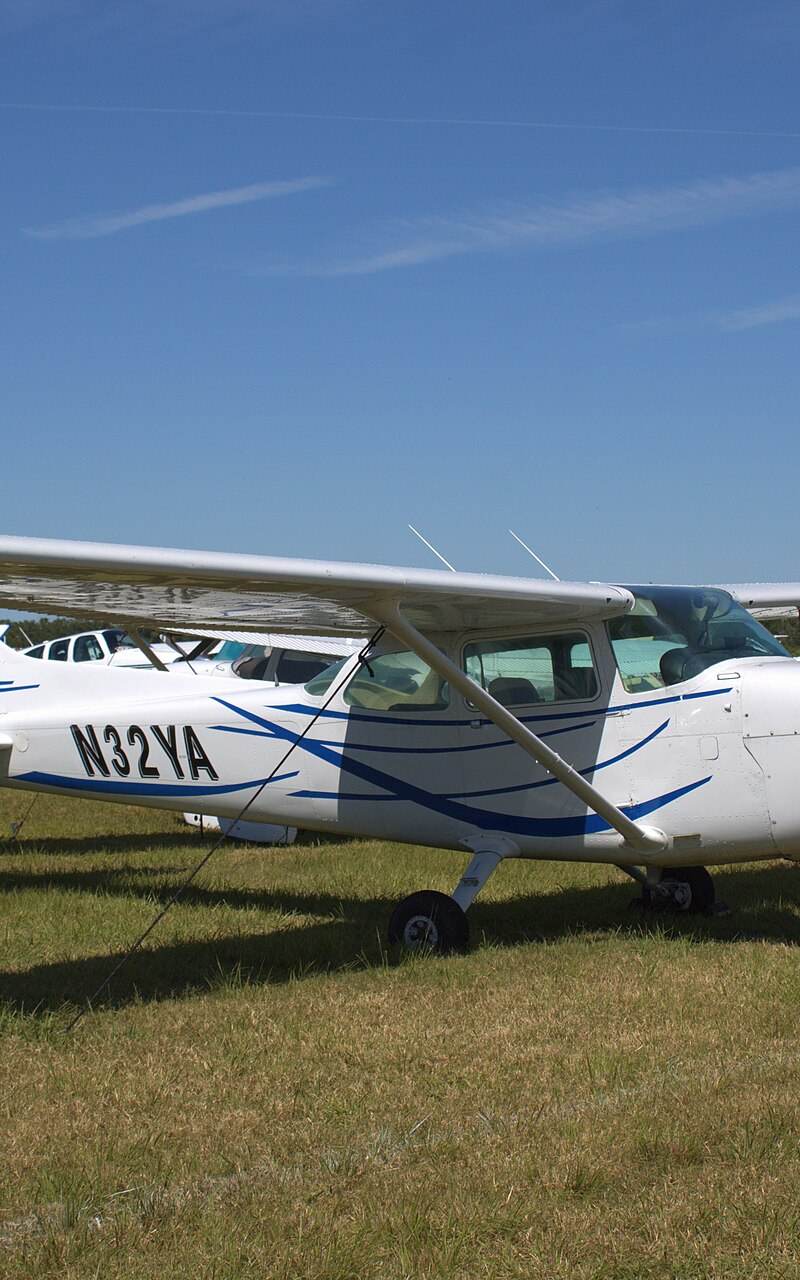 N32YA - Cessna